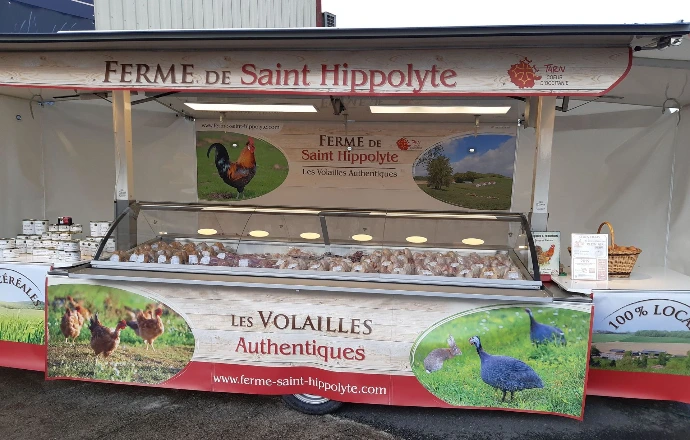 stand-marche-volailles-ferme-saint-hippolyte